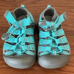 KEEN Unisex-Child Newport H2 Closed Toe Water Sandal